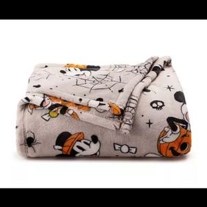 Disney's Oversized Supersoft Mickey Fall Throw by The Big One